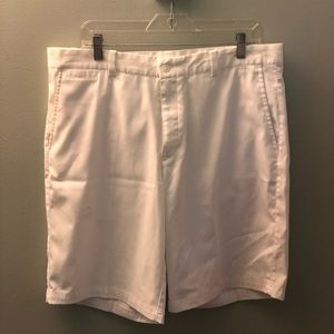 NIKE - Men’s White GOLF SHORTS ⛳️🏌🏼‍♂️